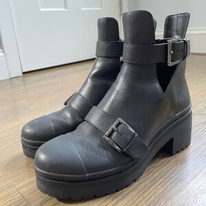 MICHAEL KORS Corey Buckle Lug Sole Platform Black Ankle Bootie size 9